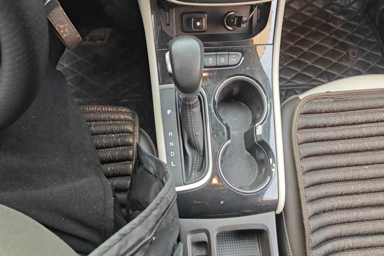 Used Buick Verano 2017 Sedan 15S Automatic Leading Model Gear Lever
