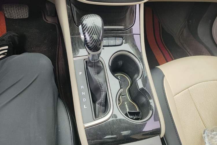 Used Buick Verano 2017 Sedan 15S Automatic Leading Model Gear Lever