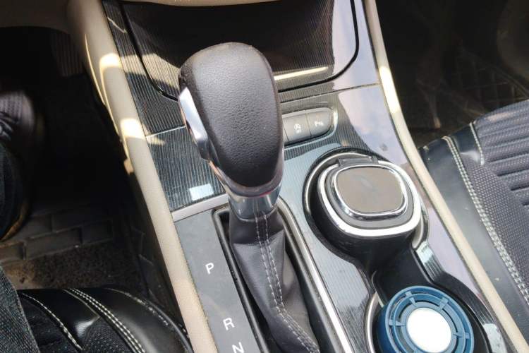 Used Buick Verano 2017 Sedan 15S Automatic Leading Model Gear Lever