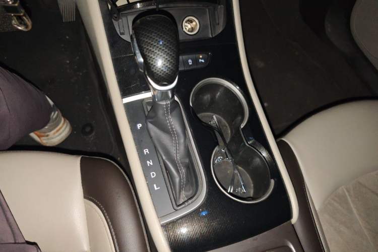 Used Buick Verano 2017 Sedan 15S Automatic Leading Model Gear Lever