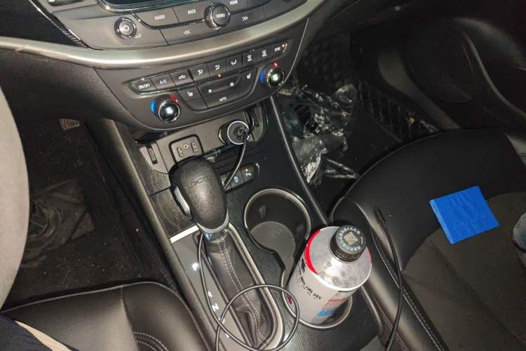 Used Buick Verano 2017 Sedan 20T Dual-Clutch Elite Model Gear Lever