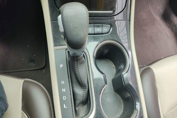 Used Buick Verano 2017 Sedan 15S Automatic Leading Model Gear Lever