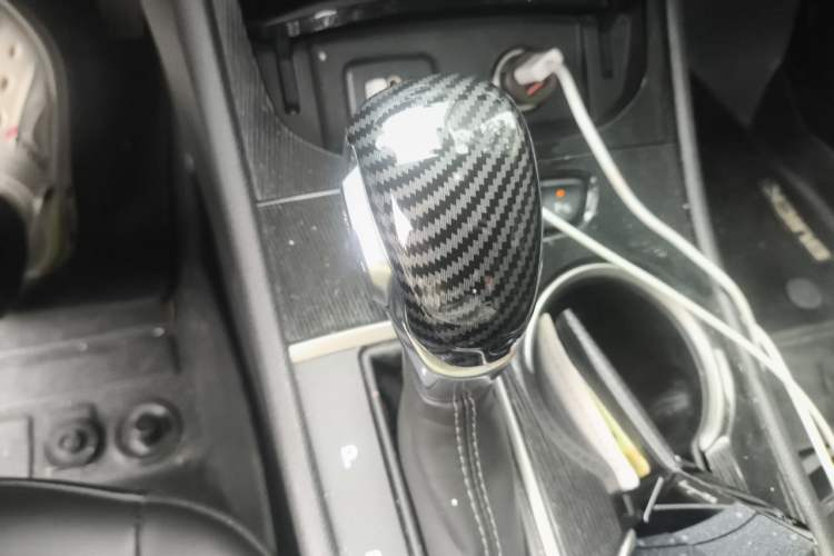 Used Buick Verano 2017 Sedan 20T Dual-Clutch Elite Model Gear Lever
