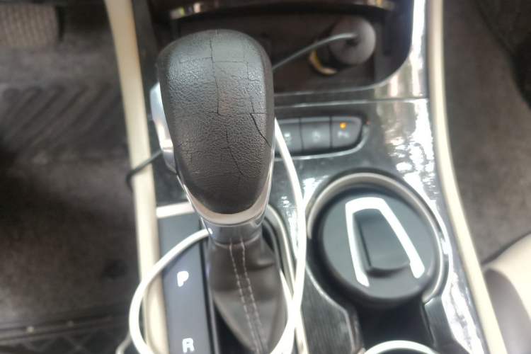 Used Buick Verano 2017 Sedan 15S Automatic Leading Model Gear Lever