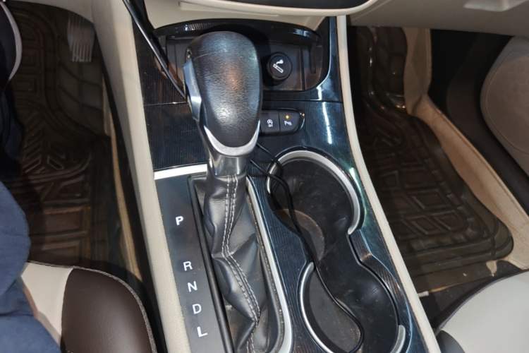 Used Buick Verano 2017 Sedan 15S Automatic Leading Model Gear Lever