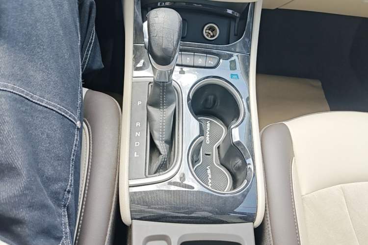 Used Buick Verano 2017 Sedan 15S Automatic Leading Model Gear Lever