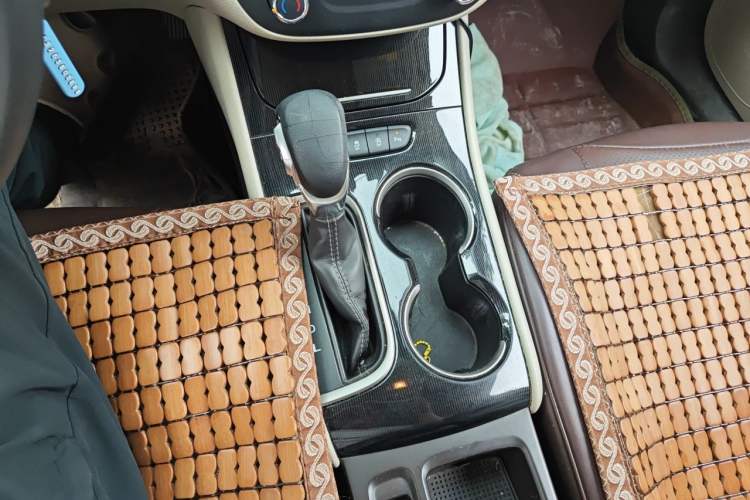Used Buick Verano 2017 Sedan 15S Automatic Leading Model Gear Lever