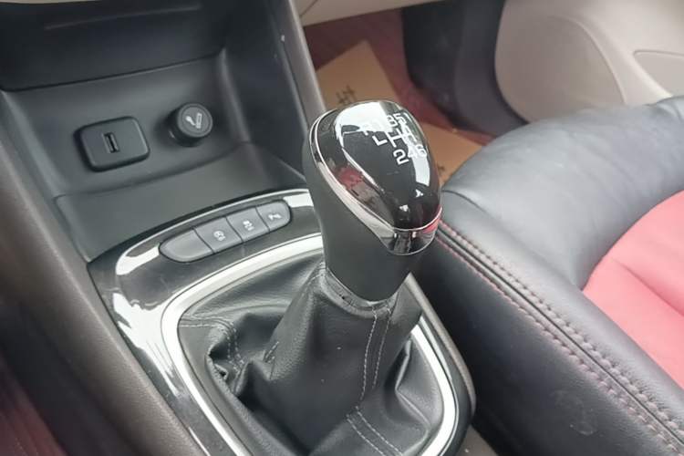 Used Buick Verano 2017 Sedan 15S Manual Entry-Level Model Gear Lever