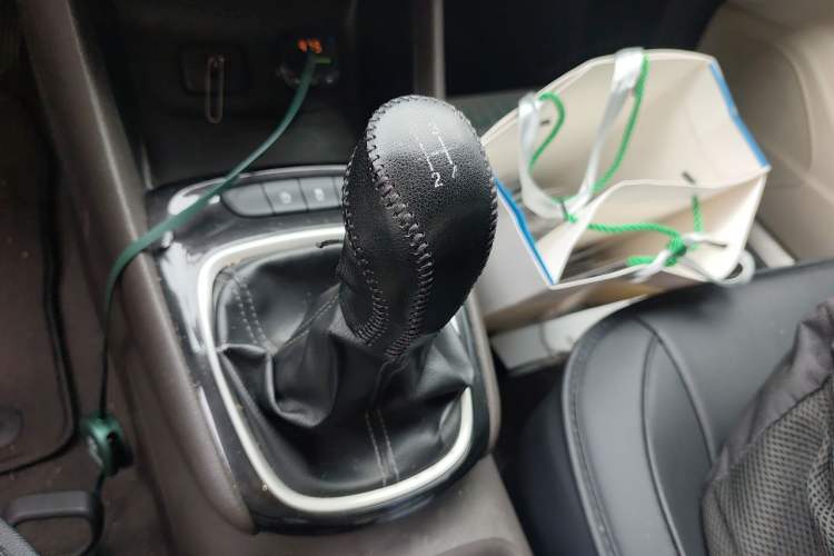 Used Buick Verano 2017 Sedan 15S Manual Entry-Level Model Gear Lever
