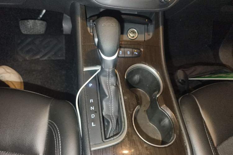 Used Buick Verano 2017 Sedan 20T Dual-Clutch Leading Model Gear Lever