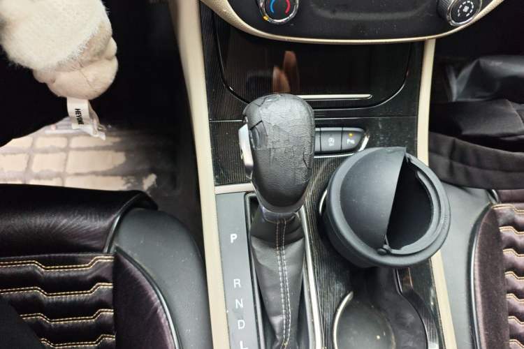 Used Buick Verano 2017 Sedan 15S Automatic Leading Model Gear Lever