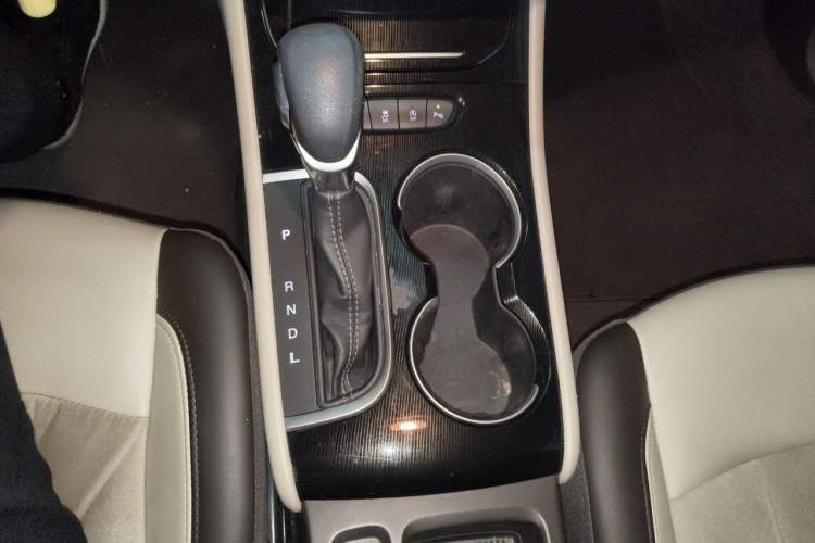 Used Buick Verano 2017 Sedan 15S Automatic Leading Model Gear Lever