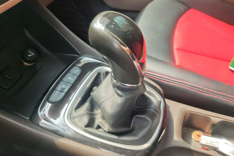 Used Buick Verano 2017 Sedan 15S Manual Entry-Level Model Gear Lever