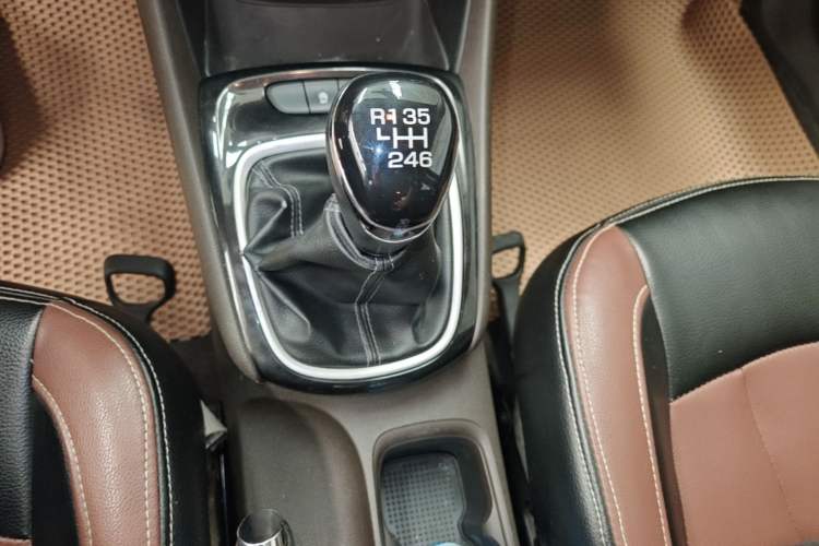 Used Buick Verano 2017 Sedan 15S Manual Entry-Level Model Gear Lever
