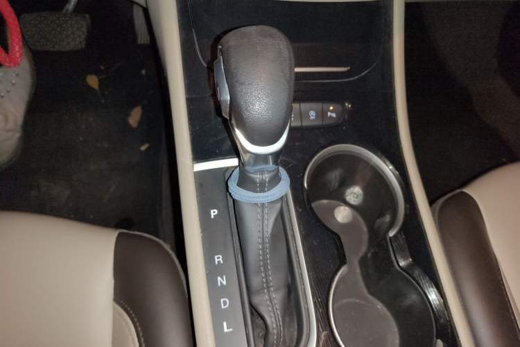 Used Buick Verano 2017 Sedan 15S Automatic Leading Model Gear Lever