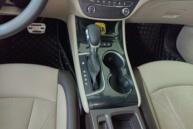 Used Buick Verano 2017 Sedan 15S Automatic Leading Model Gear Lever