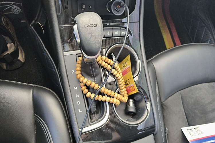 Used Buick Verano 2017 Sedan 20T Dual-Clutch Elite Model Gear Lever