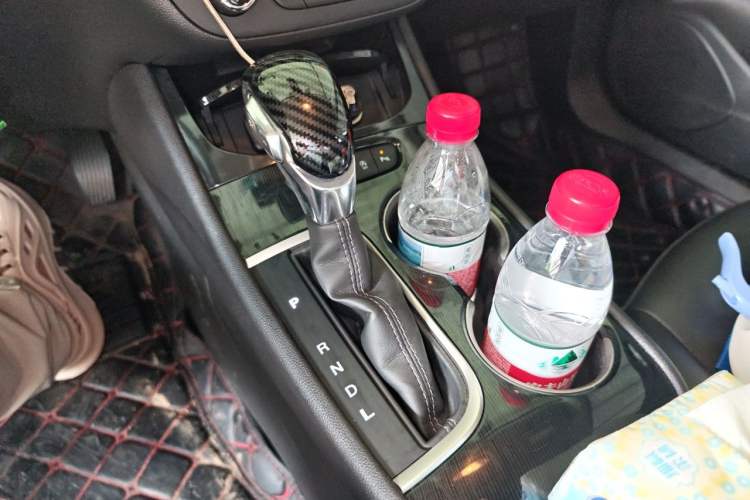 Used Buick Verano 2017 Sedan 20T Dual-Clutch Elite Model Gear Lever