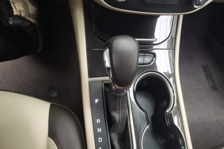 Used Buick Verano 2017 Sedan 15S Automatic Leading Model Gear Lever