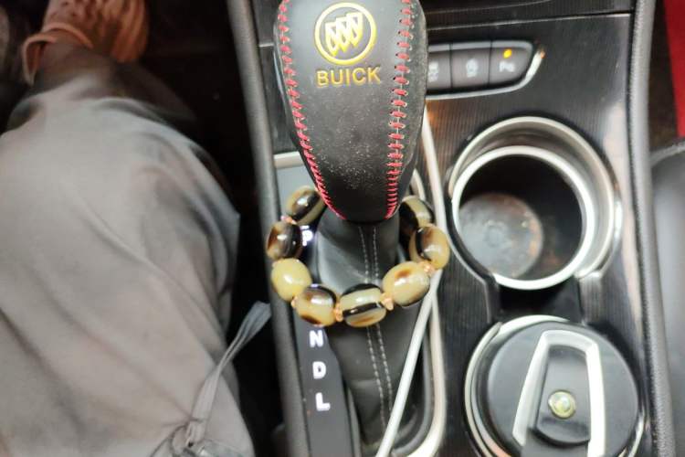 Used Buick Verano 2017 Sedan 20T Dual-Clutch Elite Model Gear Lever