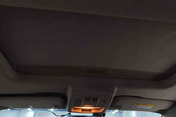 Used Buick Verano 2017 Sedan 20T Dual-Clutch Leading Model Headliner