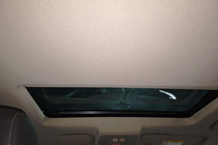 Used Buick Verano 2017 Sedan 20T Dual-Clutch Elite Model Headliner