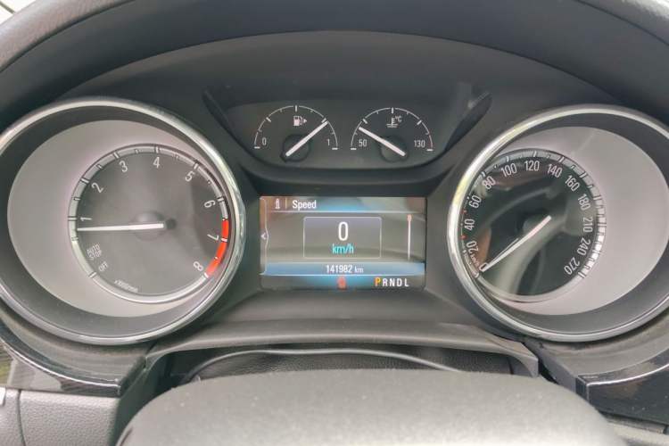 Used Buick Verano 2017 Sedan 20T Dual-Clutch Leading Model Instrument Cluster