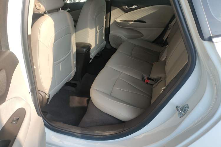 Used Buick Verano 2017 Sedan 15S Manual Entry-Level Model Interior 1