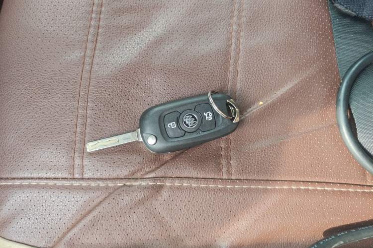 Used Buick Verano 2017 Sedan 15S Manual Entry-Level Model Interior 1