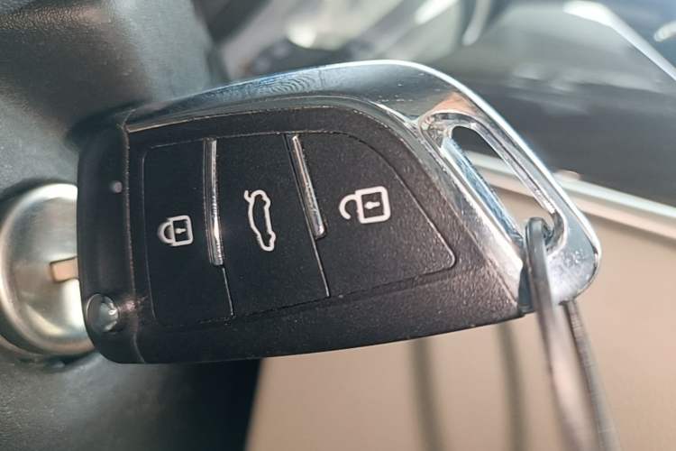 Used Buick Verano 2017 Sedan 15S Automatic Leading Model Interior 1