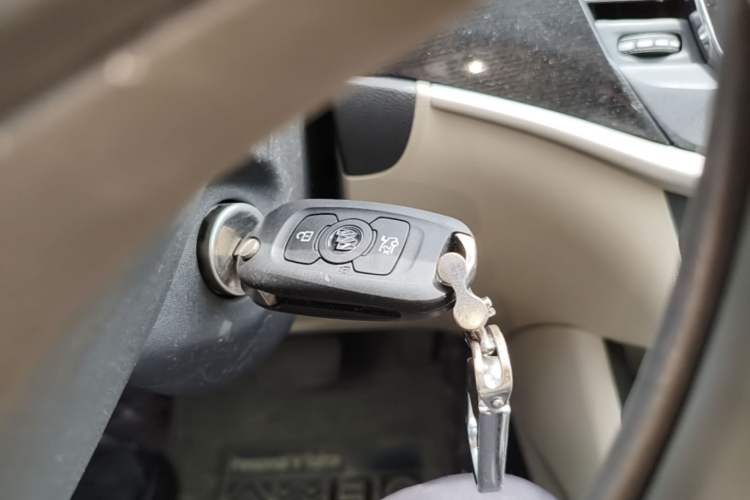 Used Buick Verano 2017 Sedan 15S Automatic Leading Model Interior 1