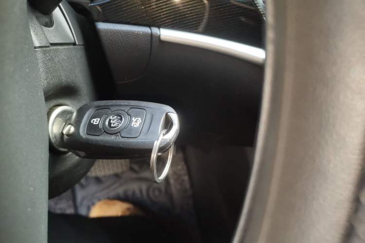 Used Buick Verano 2017 Sedan 20T Dual-Clutch Leading Model Interior 1