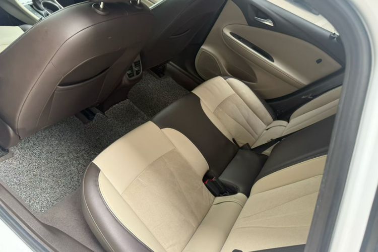 Used Buick Verano 2017 Sedan 15S Automatic Leading Model Interior 2