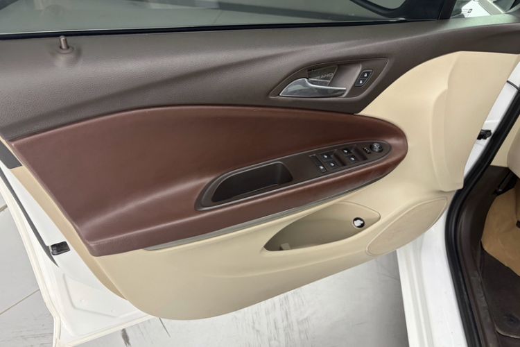Used Buick Verano 2017 Sedan 15S Automatic Entry Model Interior 6