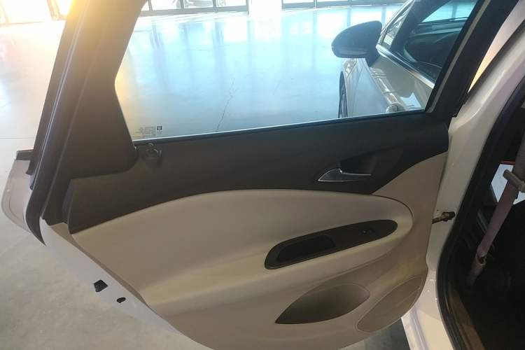 Used Buick Verano 2017 Sedan 15S Automatic Entry Model Interior 8