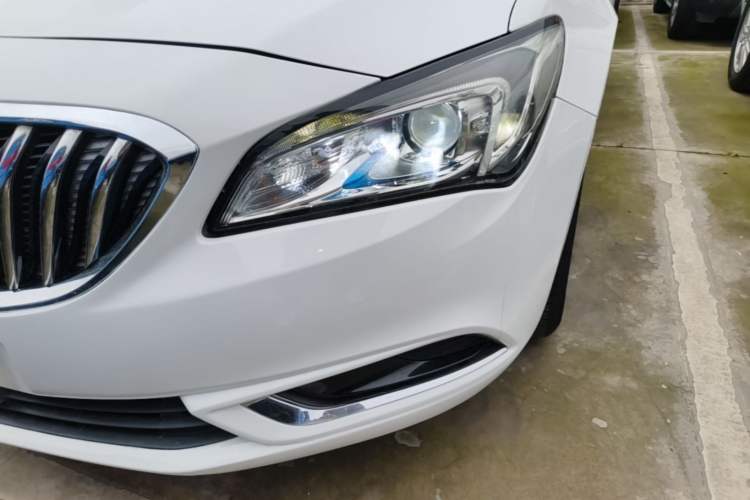 Used Buick Verano 2017 Sedan 20T Dual-Clutch Elite Model Left Front Headlight