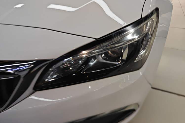 Used Buick Verano 2017 Sedan 15S Automatic Entry Model Left Front Headlight