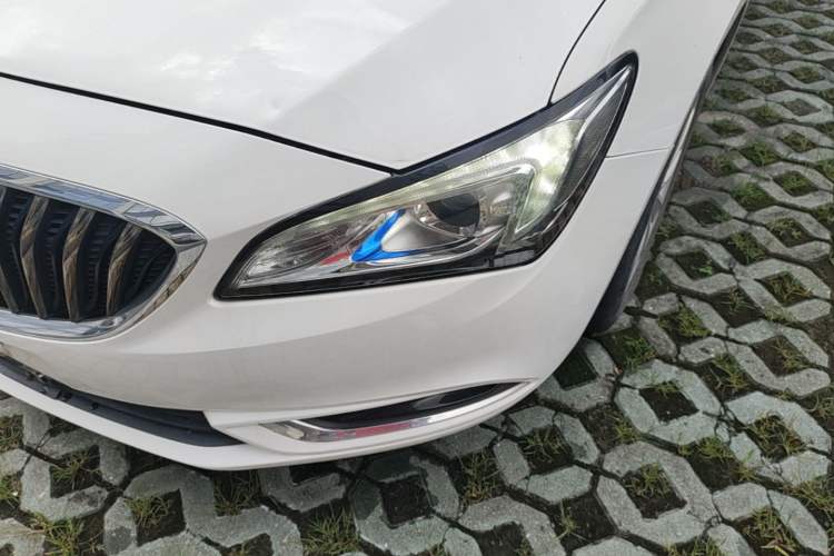 Used Buick Verano 2017 Sedan 20T Dual-Clutch Leading Model Left Front Headlight