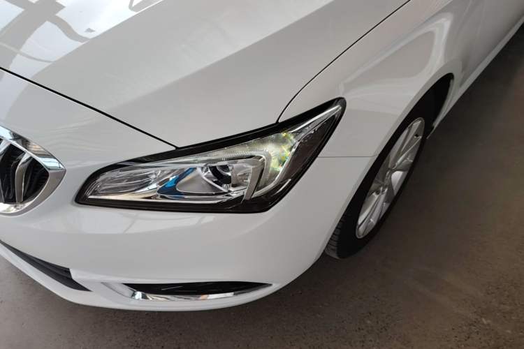 Used Buick Verano 2017 Sedan 15S Automatic Leading Model Left Front Headlight