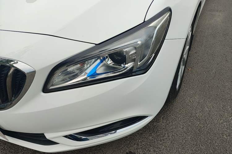 Used Buick Verano 2017 Sedan 15S Automatic Leading Model Left Front Headlight