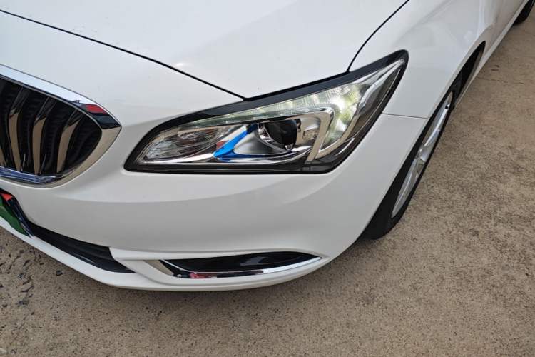 Used Buick Verano 2017 Sedan 20T Dual-Clutch Elite Model Left Front Headlight