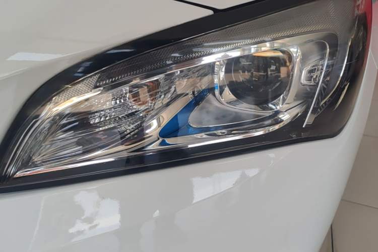 Used Buick Verano 2017 Sedan 15S Manual Entry-Level Model Left Front Headlight