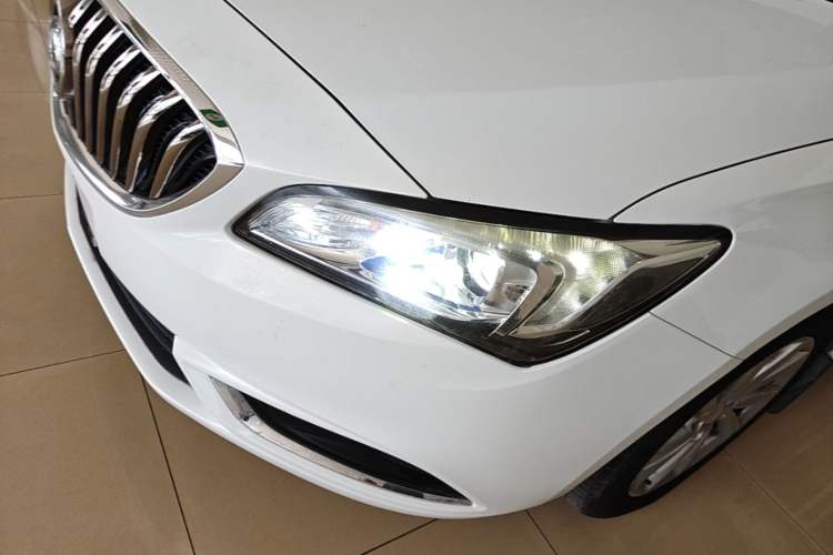 Used Buick Verano 2017 Sedan 15S Automatic Leading Model Left Front Headlight