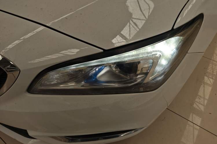 Used Buick Verano 2017 Sedan 15S Manual Entry-Level Model Left Front Headlight