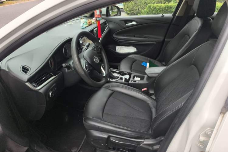 Used Buick Verano 2017 Sedan 20T Dual-Clutch Leading Model Left Front Seat