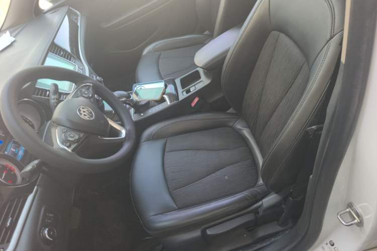 Used Buick Verano 2017 Sedan 20T Dual-Clutch Leading Model Left Front Seat