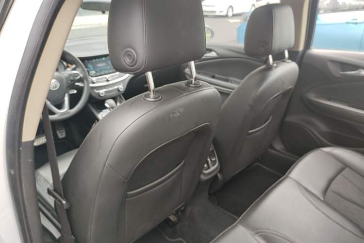 Used Buick Verano 2017 Sedan 20T Dual-Clutch Leading Model Left Front Seat
