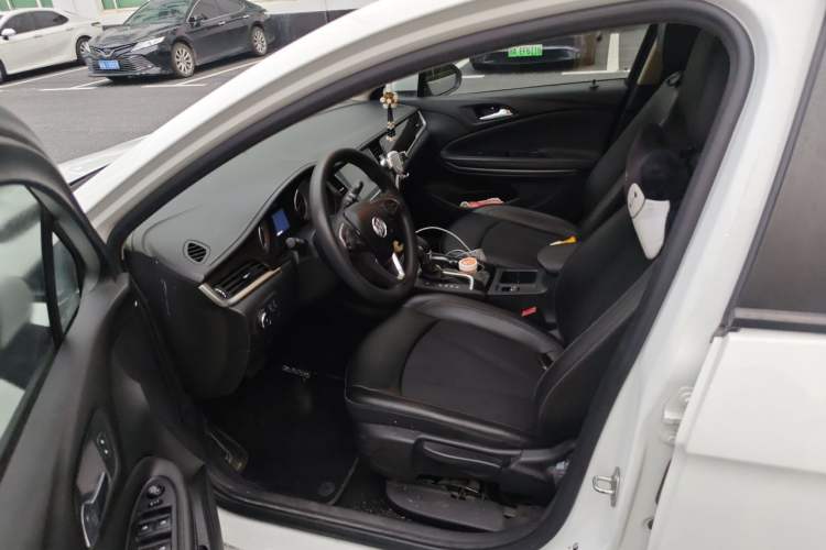 Used Buick Verano 2017 Sedan 20T Dual-Clutch Leading Model Left Front Seat