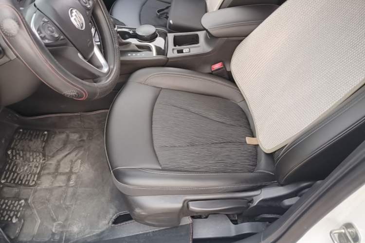 Used Buick Verano 2017 Sedan 20T Dual-Clutch Leading Model Left Front Seat