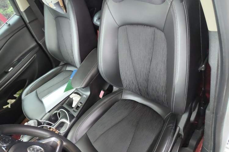 Used Buick Verano 2017 Sedan 20T Dual-Clutch Leading Model Left Front Seat